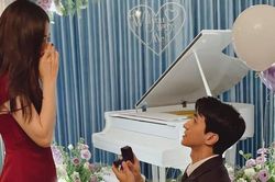 Nam diễn Bình An cầu hôn Á hậu Phương Nga