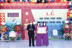 Trường vùng xa đạt chuẩn quốc gia