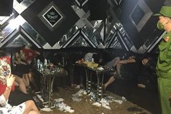 40 nam, nữ thanh niên vào quán karaoke đón Valentine với ma túy