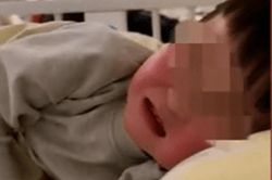 Ăn cam rồi uống nước này, bé trai lồng ruột suýt chết