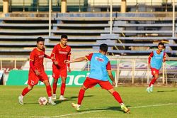 Cầu thủ tuyển U23 Việt Nam chia sẻ về những áp lực trước thành công của tuyển nữ