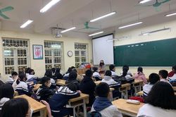Học sinh từ lớp 1-6 ở nội thành Hà Nội trở lại trường học trực tiếp