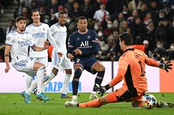 Messi đá hỏng 11m, Mbappe giúp PSG nghẹt thở hạ Real