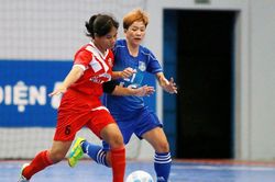 Futsal nữ 'chạy đà'