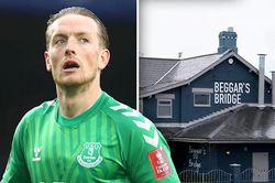 Những hành vi điên rồ của sao bóng đá khi say rượu
