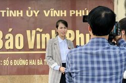 Người làm báo viết về xây dựng Đảng: Phải viết bằng tình yêu với ngòi bút trong sáng