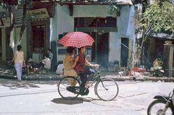 Giao thông Hà Nội năm 1991 qua ống kính nhiếp ảnh gia Đức