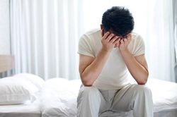 Có thói quen gãi vùng kín khi rảnh rỗi, thanh niên sùi mào gà quanh hậu môn