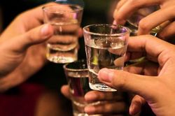 Viêm gan do rượu gia tăng trong đại dịch COVID-19