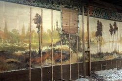 Sửa nhà phát lộ tranh tường cổ
