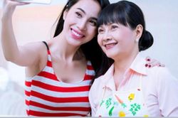 Thủy Tiên bị hàng xóm đòi khởi kiện, mẹ ruột liền nhắn nhủ một câu đầy xúc động!