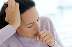 13 triệu chứng nhiễm Omicron ở người đã tiêm đầy đủ vaccine COVID-19