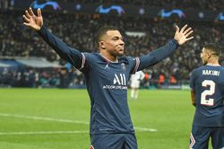 PSG đề nghị mức lương cao nhất Thế giới cho Mbappe