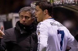 Mourinho từng gay gắt vì Ronaldo nghĩ bản thân quá tài giỏi