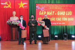 Nho Quan: Gặp mặt, giao lưu với chức sắc các tôn giáo
