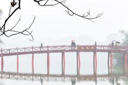 Miền Bắc ngày hửng nắng, chiều tối trời mưa rét