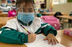 Hà Nội: Hỏa tốc tạm dừng học trực tiếp với học sinh lớp 1 - 6 ở 12 quận