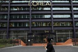 L'Oreal SA đối mặt với vụ kiện về nguồn gốc sản phẩm tại tòa án Mỹ