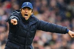 Tottenham đề nghị Conte ngừng trả lời truyền thông Ý