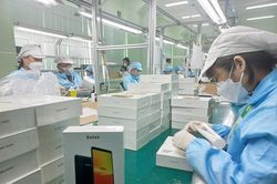 Cận cảnh chế tạo và sản xuất máy tính bảng thương hiệu Đà Nẵng