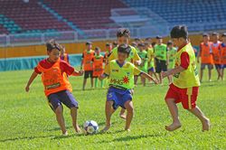 CLB Hoàng Anh GIa Lai : Sôi động ngày hội tuyển sinh cầu thủ 'nhí'
