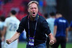 Hợp đồng tới 2023, HLV Polking muốn đưa Thái Lan dự World Cup 2026