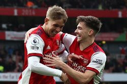 Arsenal 2-1 Brentford: 'Pháo thủ' chỉ còn cách top 4 một điểm