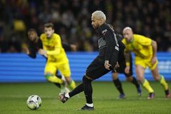 Tam tấu MNM vô duyên, PSG thảm bại