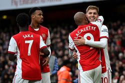 Phục hận thành công Brentford, Arsenal phả hơi nóng vào top 4