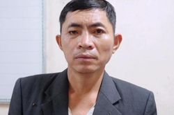 Uống rượu say, người đàn ông đập hỏng máy ATM