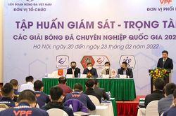 Chờ 'vua sân cỏ' lột xác