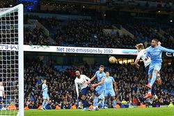 Ngoại hạng Anh: Đánh thức Man City được chưa?
