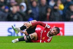 Bruno Fernandes bị chê quá… 'mềm yếu'