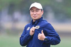 Hà Nội FC chờ HLV Chun Jae Ho trổ tài