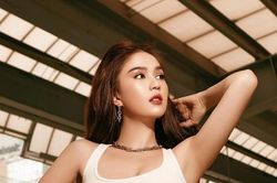 Không quá hở bạo nhưng vì sao loạt hình này của Ngọc Trinh vẫn khiến người khác rùng mình?