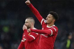 Sancho tỏa sáng do không còn Martial và Greenwood