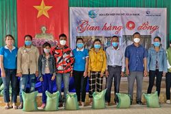 Krông Pa: Tổ chức 'Gian hàng 0 đồng' hỗ trợ người khó khăn