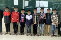 Xác định 10 học sinh ném đá vỡ kính tàu SE7