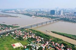 Ưu tiên bố trí quỹ đất 2 bên bờ sông Hồng xây dựng các công trình văn hóa, du lịch