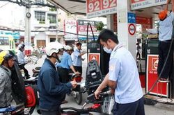 'Bí kíp' đổ xăng tiết kiệm