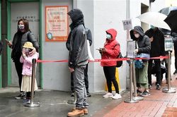 Hong Kong công bố khoản ngân sách gần 22 tỷ USD phòng, chống COVID-19