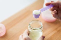 WHO cảnh báo tình trạng tiếp thị quá đà sữa công thức