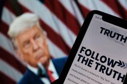 Vừa ra mắt, mạng xã hội của ông Trump đã gặp nhiều trục trặc