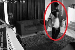 Xem camera an ninh thì thấy có người lạ, chủ nhà sợ tái mặt khi tiếp tục nhận được tin nhắn kỳ lạ
