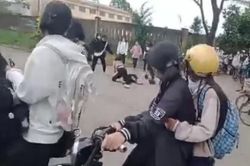Nữ sinh ở Đà Nẵng bị đánh hội đồng dã man, thái độ của những học sinh chứng kiến gây bức xúc