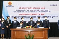 Samsung hỗ trợ Việt Nam phát triển nhà máy thông minh