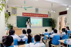 Học lịch sử qua bài giảng điện tử