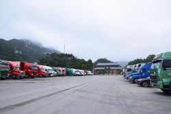 Lạng Sơn dừng tiếp nhận xe chở hoa quả tươi, quyết tâm giữ 'vùng xanh' giao thương ở cửa khẩu
