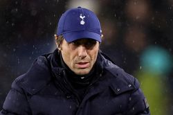 Conte tạo rắc rối ở Tottenham