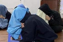 'Cười ra nước mắt' với cách chăm sóc F0 tại nhà